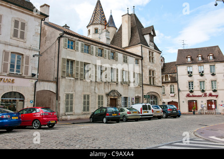 Beaune è situato nel cuore della Strada del Vino (noto anche come Borgogna "Champs Elysées"), accanto a numerosi villaggi.Francia Foto Stock