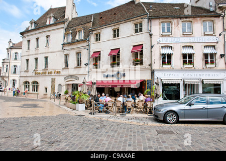 Beaune è situato nel cuore della Strada del Vino (noto anche come Borgogna "Champs Elysées"), accanto a numerosi villaggi.Francia Foto Stock