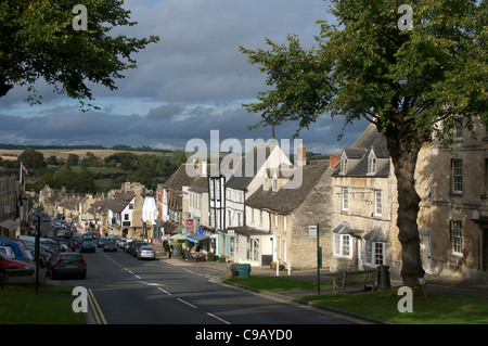 High Street Burford Costwolds Oxfordshire Inghilterra Foto Stock