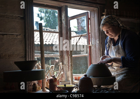 Dimostrazione di ceramica. Artigianato Luostarinmäki Museum Turku Finlandia Foto Stock