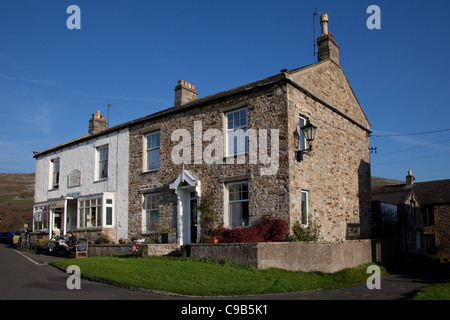 Costruita in pietra cottages in Reeth Ivy Cottage e Cafe, North Yorkshire Dales, Parco Nazionale, Richmondshire, REGNO UNITO Foto Stock