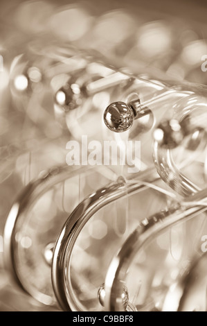 Metallo tenda doccia Anelli di close-up visualizza abstract Foto Stock