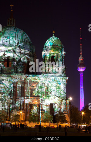 Berliner Dom durante la festa delle luci 2011, Berlino, Germania Foto Stock