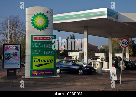 Una stazione di benzina BP in Inghilterra Foto Stock