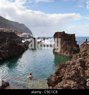 Piscinas Naturais (piscine naturali) in Porto Moniz, Madeira, Portogallo, Europa Foto Stock