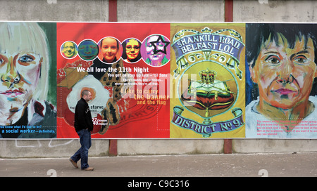 La pace di linee o pareti di pace sono una serie di barriere di separazione in Irlanda del Nord che separano cattolici e protestanti Foto Stock