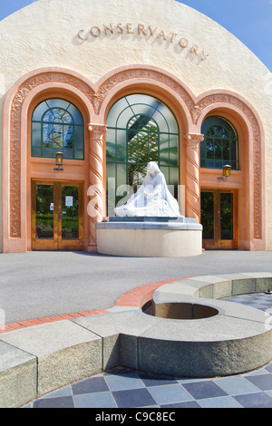 Conservatorio di Fitzroy Gardens area fulgido esempio della bella spazi verdi strategily posto attorno a Melbourne CBD area. Foto Stock