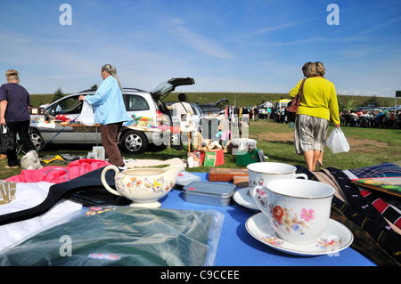 Avvio auto vendita sul mercato con stallo in primo piano Foto Stock