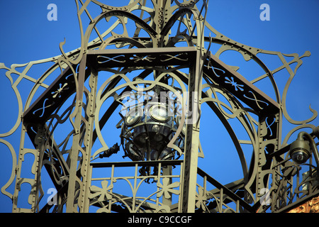 Close up ornati di Art Nouveau torre della vecchia Inghilterra Department Store di Bruxelles Belgio Foto Stock