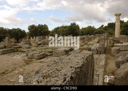 Arte greche. Tempio di Zeus. Rovine (471-456 a.C.). Altis. Olympia. La Grecia. Foto Stock