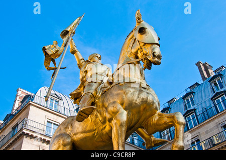 Giovanna d Arco dorato oro Parigi Francia statua Foto Stock