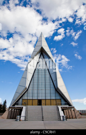Air Force Academy Cadet Chapel, completata nel 1962, presso la United States Air Force Academy di Colorado Springs, Colorado. Foto Stock