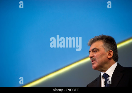 Abdullah Gul, Presidente della Turchia, parla ad una conferenza di lavoro a Londra - Novembre 2011 Foto Stock