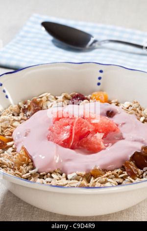 Muesli, yogurt e succo di pompelmo Foto Stock