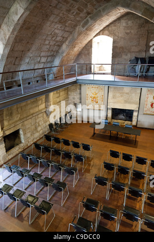 Hall all'interno del mastio del castello di Feira. Santa Maria da Feira, Portogallo. Foto Stock