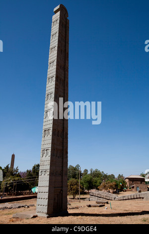 Il 24.6m alta roma Stele in piedi la stele settentrionale Campo in Aksum, l'Etiopia settentrionale, Africa. Foto Stock