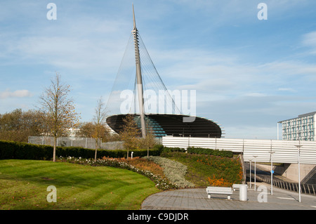 Il tram Metrolink (light rail) stazione presso il Central Business Park, Newton Heath, Manchester, Inghilterra, Regno Unito Foto Stock