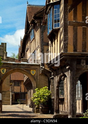 Graticcio di architettura a Lord Leycester Hospital in Warwick Inghilterra REGNO UNITO costruito nel XIV e XV secolo Foto Stock