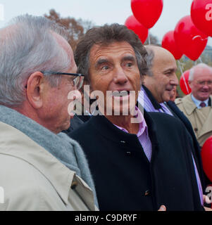 Parigi, Francia, Jack Lang, ex ministro francese della cultura del socialista Par-ty all'Hommage Memorial, uomini che parlano Foto Stock