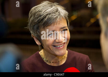 Il Commissario europeo per la concorrenza Margrethe Vestager parlando riunione dell Unione Europea Foto Stock