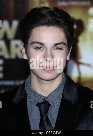 JAKE T. AUSTIN CAPODANNO. PREMIERE MONDIALE HOLLYWOOD Los Angeles California USA 05 Dicembre 2011 Foto Stock