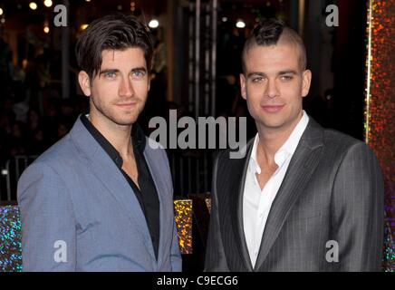 Mark Salling presso gli arrivi per la Vigilia di Capodanno Premiere, Grauman's Chinese Theatre di Los Angeles, CA 5 dicembre 2011. Foto di: Emiley Schweich/Everett Collection Foto Stock