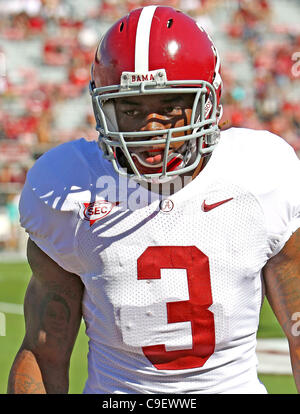 11 ott. 2010 - Columbia nella Carolina del Sud, STATI UNITI - Il 9 ottobre, 2010 - Columbia nella Carolina del Sud, Stati Uniti d'America - Alabama Crimson Tide running back Trent Richardson (3) si stacca il campo presso la Columbia. Carolina del Sud conduce 21 sopra Alabama 9 a metà. (Credito Immagine: Â© Jim Dedmon/Southcreek Glo Foto Stock