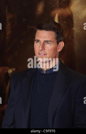 Londra, UK, 13/12/2011 Tom Cruise assiste la Mission: Impossible protocollo fantasma - UK film premiere al BFI IMAX cinema in basso Foto Stock