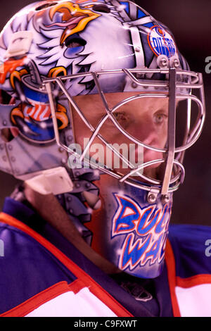 Dic. 17, 2011 - San Jose, California, Stati Uniti - Lubrificatori goalie Nikolai Khabibulin (35) durante il gioco NHL tra gli squali di San Jose e i lubrificatori de Edmonton in HP Pavilion a San Jose, CA. Gli squali ha vinto 3-2. (Credito Immagine: © Matt Cohen/Southcreek/ZUMAPRESS.com) Foto Stock