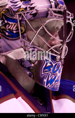 Dic. 17, 2011 - San Jose, California, Stati Uniti - Lubrificatori goalie Nikolai Khabibulin (35) durante il gioco NHL tra gli squali di San Jose e i lubrificatori de Edmonton in HP Pavilion a San Jose, CA. Gli squali ha vinto 3-2. (Credito Immagine: © Matt Cohen/Southcreek/ZUMAPRESS.com) Foto Stock