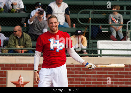 Dic. 18, 2011 - Houston, Texas, Stati Uniti - Philadelphia Phillies di Hunter Pence ha partecipato all'home-run derby durante la terza edizione Hunter Pence Baseball Camp a Baseball USA a Houston, TX. (Credito Immagine: © Juan DeLeon/Southcreek/ZUMAPRESS.com) Foto Stock