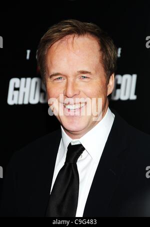 Brad Bird presso gli arrivi PER LA MISSIONE: IMPOSSIBILE - Protocollo fantasma Premiere, il Teatro Ziegfeld, New York, NY Dicembre 19, 2011. Foto di: Desiree Navarro/Everett Collection Foto Stock