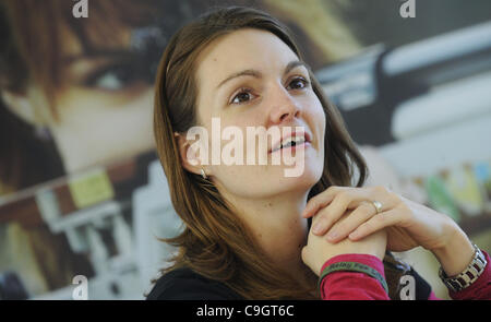 Ceca olimpiadi oro medaglia sport shooter Katerina Emmons parla ai media durante la conferenza stampa a Praga Repubblica Ceca, Dicembre 29, 2011. (CTK foto/Vit Simanek) Foto Stock