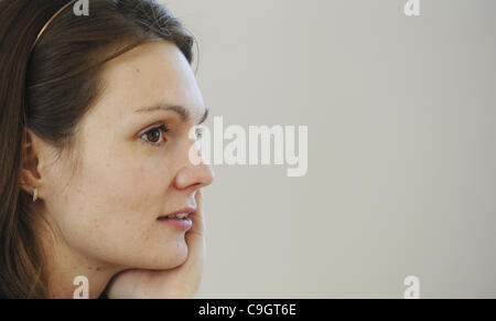 Ceca olimpiadi oro medaglia sport shooter Katerina Emmons parla ai media durante la conferenza stampa a Praga Repubblica Ceca, Dicembre 29, 2011. (CTK foto/Vit Simanek) Foto Stock