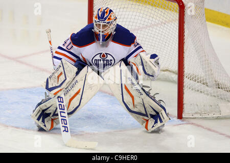 5 gennaio 2012 - Saint Louis, Missouri, Stati Uniti - Edmonton lubrificatori goalie Devan Dubnyk (40) Come si è visto nel corso di una partita di NHL tra i lubrificatori de Edmonton e St. Louis Blues al Scottrade Center di Saint Louis, Missouri. (Credito Immagine: © Scott Kane/Southcreek/ZUMAPRESS.com) Foto Stock