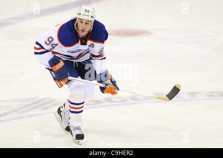 5 gennaio 2012 - Saint Louis, Missouri, Stati Uniti - Edmonton lubrificatori ala sinistra Ryan Smyth (94) Come si è visto nel corso di una partita di NHL tra i lubrificatori de Edmonton e St. Louis Blues al Scottrade Center di Saint Louis, Missouri. (Credito Immagine: © Scott Kane/Southcreek/ZUMAPRESS.com) Foto Stock