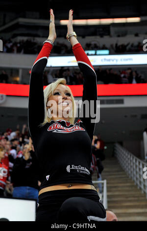 Gennaio 6, 2012 - Raleigh, North Carolina, Stati Uniti - Storm Squad celebra durante il gioco tonights.uragani sconfitto Buffalo 4-2 a RBC Center in Raleigh North Carolina. (Credito Immagine: © Anthony Barham/Southcreek/ZUMAPRESS.com) Foto Stock