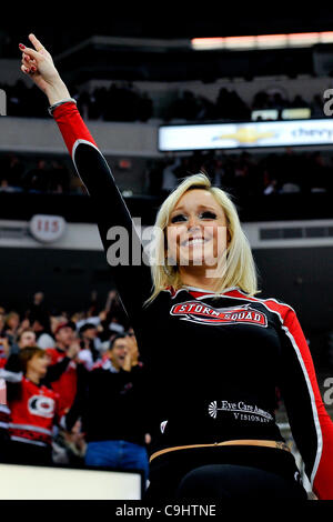 Gennaio 6, 2012 - Raleigh, North Carolina, Stati Uniti - Storm Squad celebra durante il gioco tonights.uragani sconfitto Buffalo 4-2 a RBC Center in Raleigh North Carolina. (Credito Immagine: © Anthony Barham/Southcreek/ZUMAPRESS.com) Foto Stock