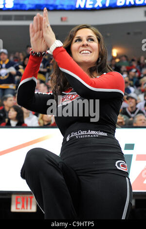 Gennaio 6, 2012 - Raleigh, North Carolina, Stati Uniti - Storm Squad celebra durante il gioco tonights.uragani sconfitto Buffalo 4-2 a RBC Center in Raleigh North Carolina. (Credito Immagine: © Anthony Barham/Southcreek/ZUMAPRESS.com) Foto Stock