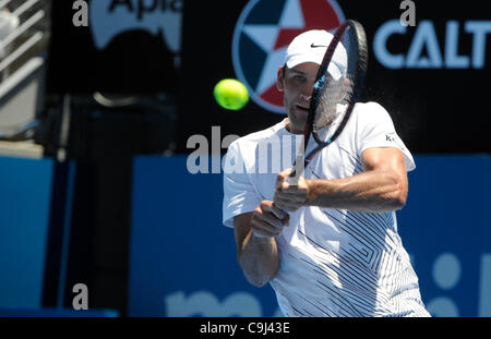 11.01.2012 Sydney, Australia. Kubot in azione durante il secondo turno gioco. Juan Martin Del Potro (ARG)) V Lukasz Kubot (POL). Del Porto sconfigge Lukasz 6-4 6-2 sul Centre Court presso l'Australian Apia International Foto Stock