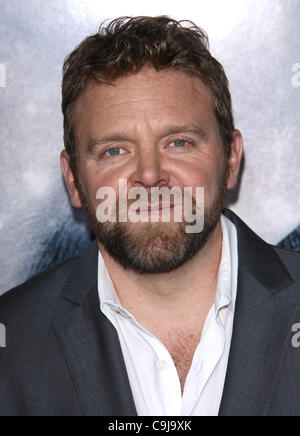 JOE CARNAHAN il grigio. PREMIERE MONDIALE DOWNTOWN LOS ANGELES CALIFORNIA USA 11 Gennaio 2012 Foto Stock