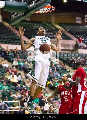 Gen 12, 2012 - Denton, Texas, Stati Uniti d'America - Nord Texas significa avanzamento verde Tony Mitchell (13) in azione durante il gioco tra la Western Kentucky Hilltoppers e le università del Nord Texas significa verde a nord Texas Coliseum,Super Pit, in Denton, Texas. UNT sconfitto Wester Foto Stock