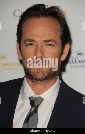 Luke Perry presso gli arrivi per Hallmark Channel Inverno 2012 TV TCA associazione dei critici Press Tour Serata di Gala, Casa del Torneo, Pasadena, CA 14 gennaio 2012. Foto di: Dee Cercone/Everett Collection Foto Stock
