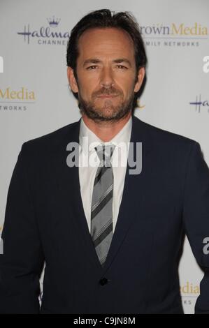 Luke Perry presso gli arrivi per Hallmark Channel Inverno 2012 TV TCA associazione dei critici Press Tour Serata di Gala, Casa del Torneo, Pasadena, CA 14 gennaio 2012. Foto di: Dee Cercone/Everett Collection Foto Stock