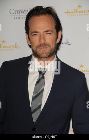 Luke Perry presso gli arrivi per Hallmark Channel Inverno 2012 TV TCA associazione dei critici Press Tour Serata di Gala, Casa del Torneo, Pasadena, CA 14 gennaio 2012. Foto di: Dee Cercone/Everett Collection Foto Stock