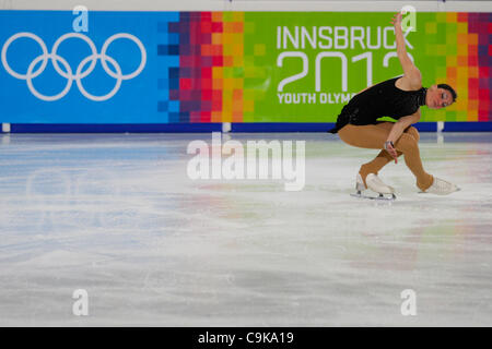 Gen 17, 2012 - Innsbruck, Austria - Micol Cristini dall Italia svolge durante le donne programma gratuito presso la figura pattinare evento dell'inverno Olimpiadi della gioventù (YOG) 2012 (credito Immagine: © Marcello Farina/Southcreek/ZUMAPRESS.com) Foto Stock