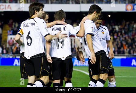 19/01/2011 - VALENCIA, Spagna // COPA DEL REY CALCIO - Valencia CF vs Levante UD. - 1/4 finals - Estadio Mestalla ------------ Jonas fa un trucco per celebrare 1-0 per il suo team Foto Stock