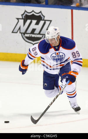 Gen 19, 2012 - Saint Louis, Missouri, Stati Uniti - Edmonton lubrificatori center Sam Gagner (89) in azione durante una partita di NHL tra i lubrificatori de Edmonton e St. Louis Blues al Scottrade Center di Saint Louis, Missouri. Gli Azzurri sconfitti i lubrificatori 1-0. (Credito Immagine: © Scott Kane/Southcreek/ZUMAPRESS. Foto Stock