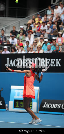 Ana Ivanovic giocando Vania KING presso l'Australian Open, 21 gennaio, 2012. Foto Stock