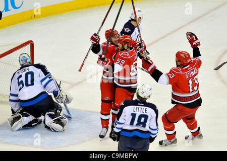 Gen 23, 2012 - Raleigh, North Carolina, Stati Uniti - Carolina Hurricanes celebrare durante il gioco tonights.uragani getti sconfitto 2-1 a RBC Center in Raleigh North Carolina. (Credito Immagine: © Anthony Barham/Southcreek/ZUMAPRESS.com) Foto Stock